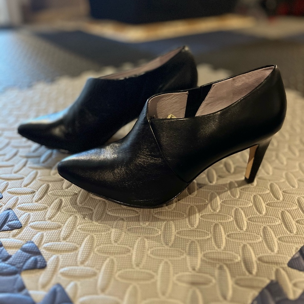 Johnston & Murphy Black Leather Heels